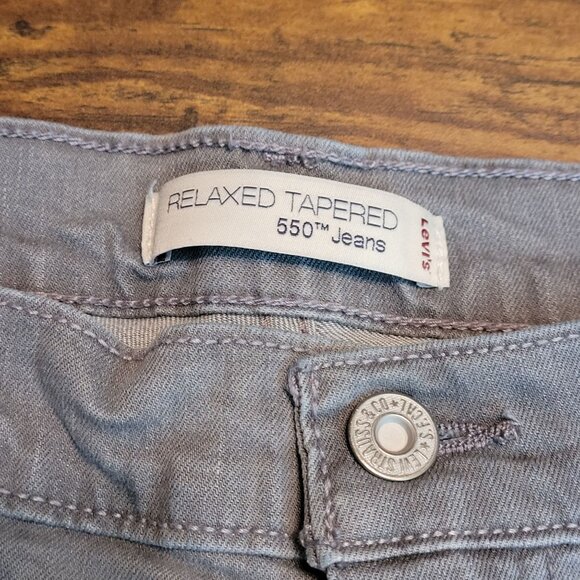 Levi's Jean Shorts Size 14 Relaxed 550 Cut Off Raw Hem High Rise Gray Stretch - Picture 4 of 11